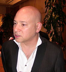 How tall is Evan Handler?